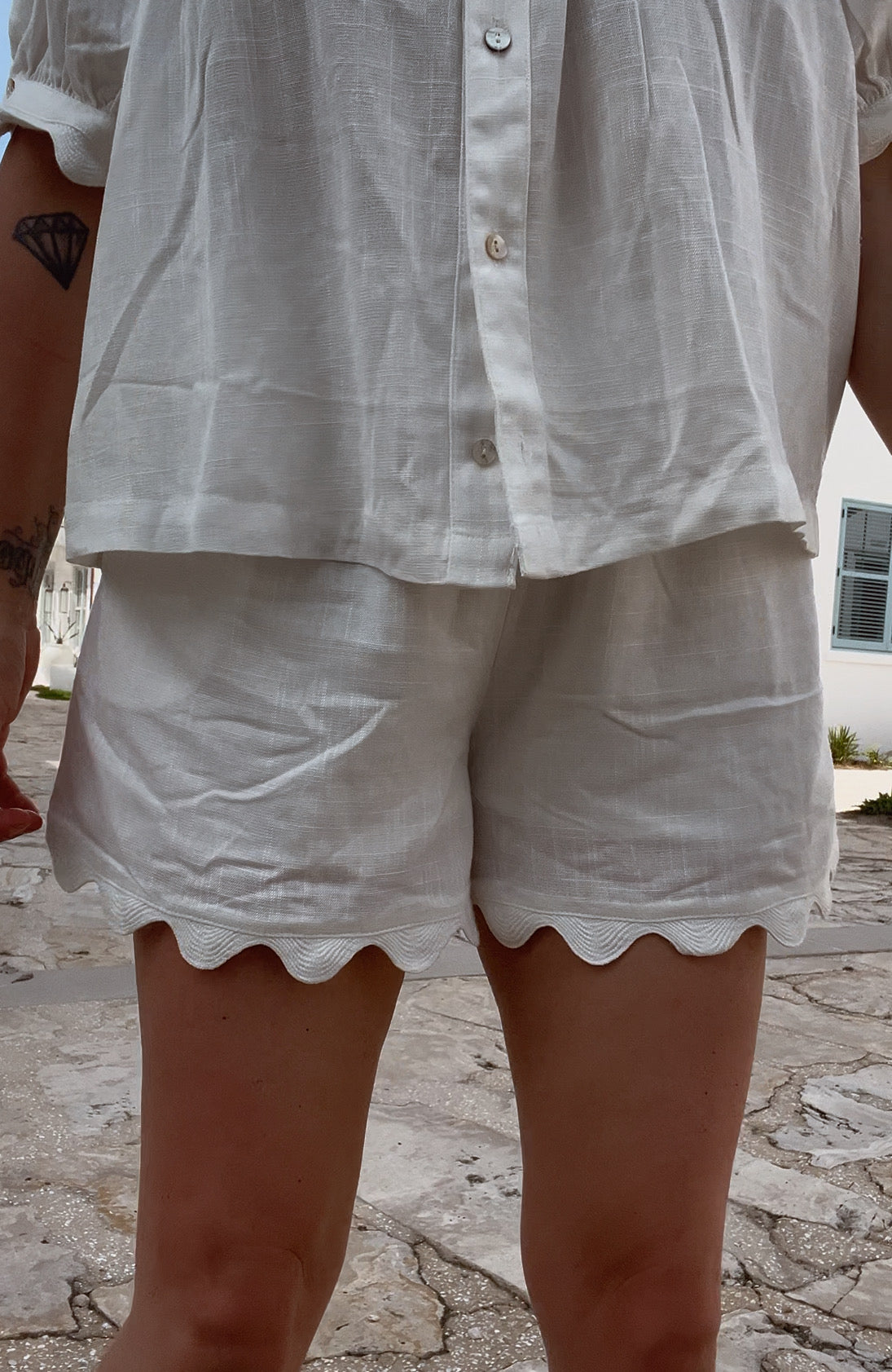 Scallop Linen Shorts